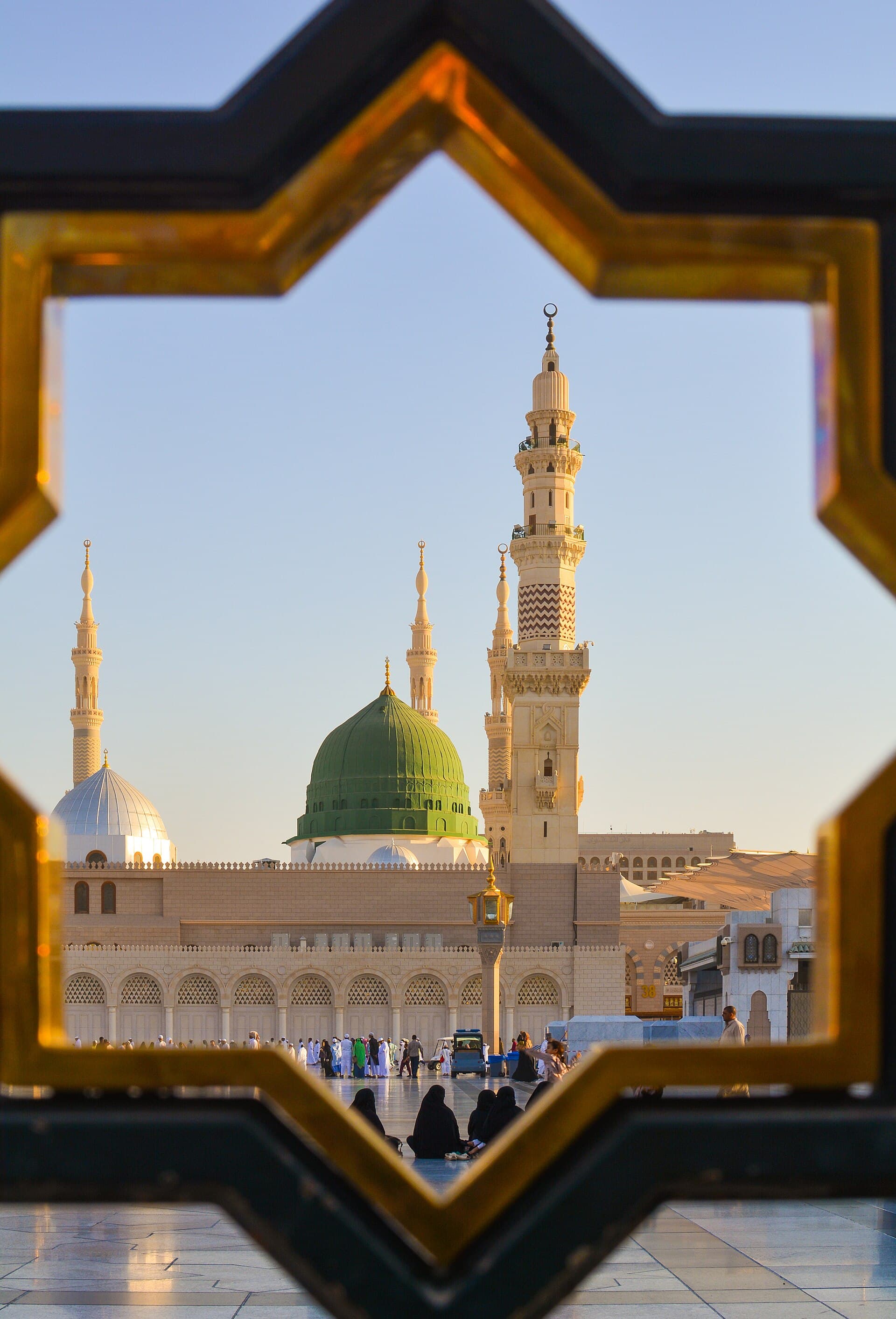 المسجد النبوي الشريف والقبة الخضراء في المدينة المنورة